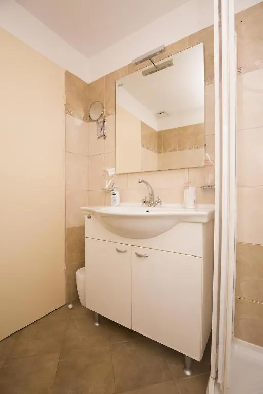 Apartments Ragusa Rovinj 0*,